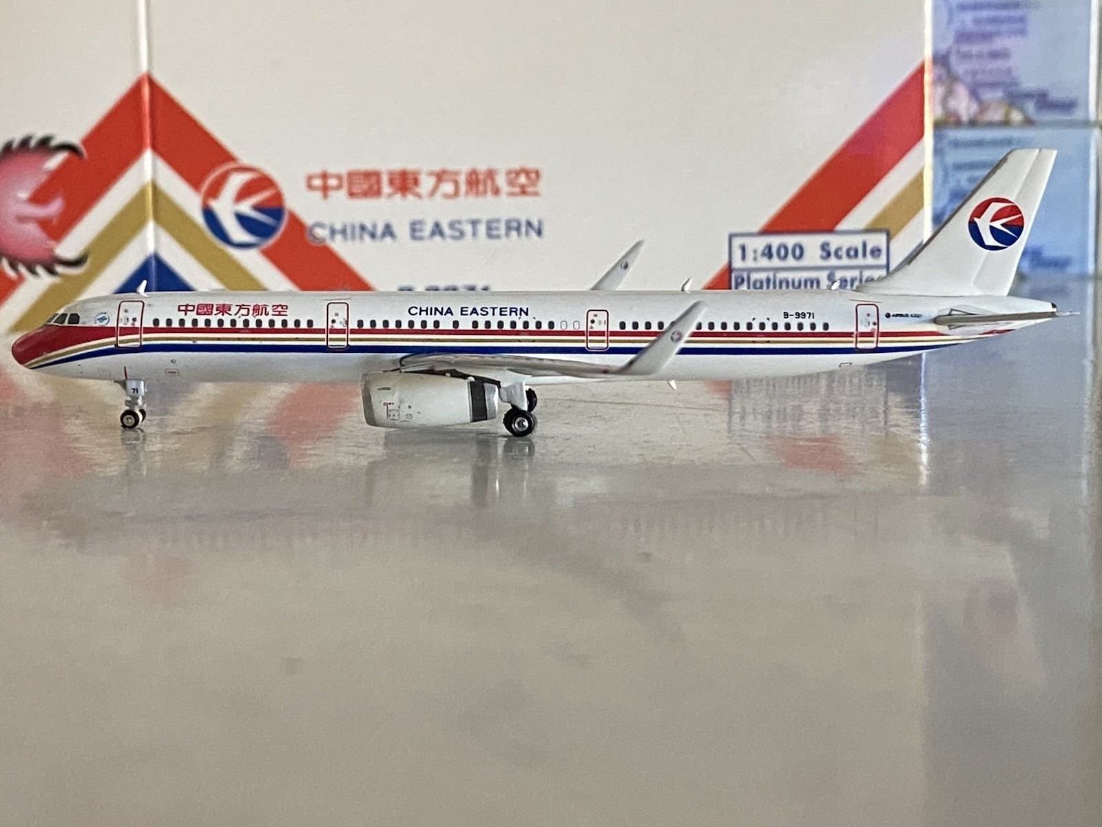 Phoenix Models China Eastern Airlines Airbus A321-200 1:400 B-9971 PH410882