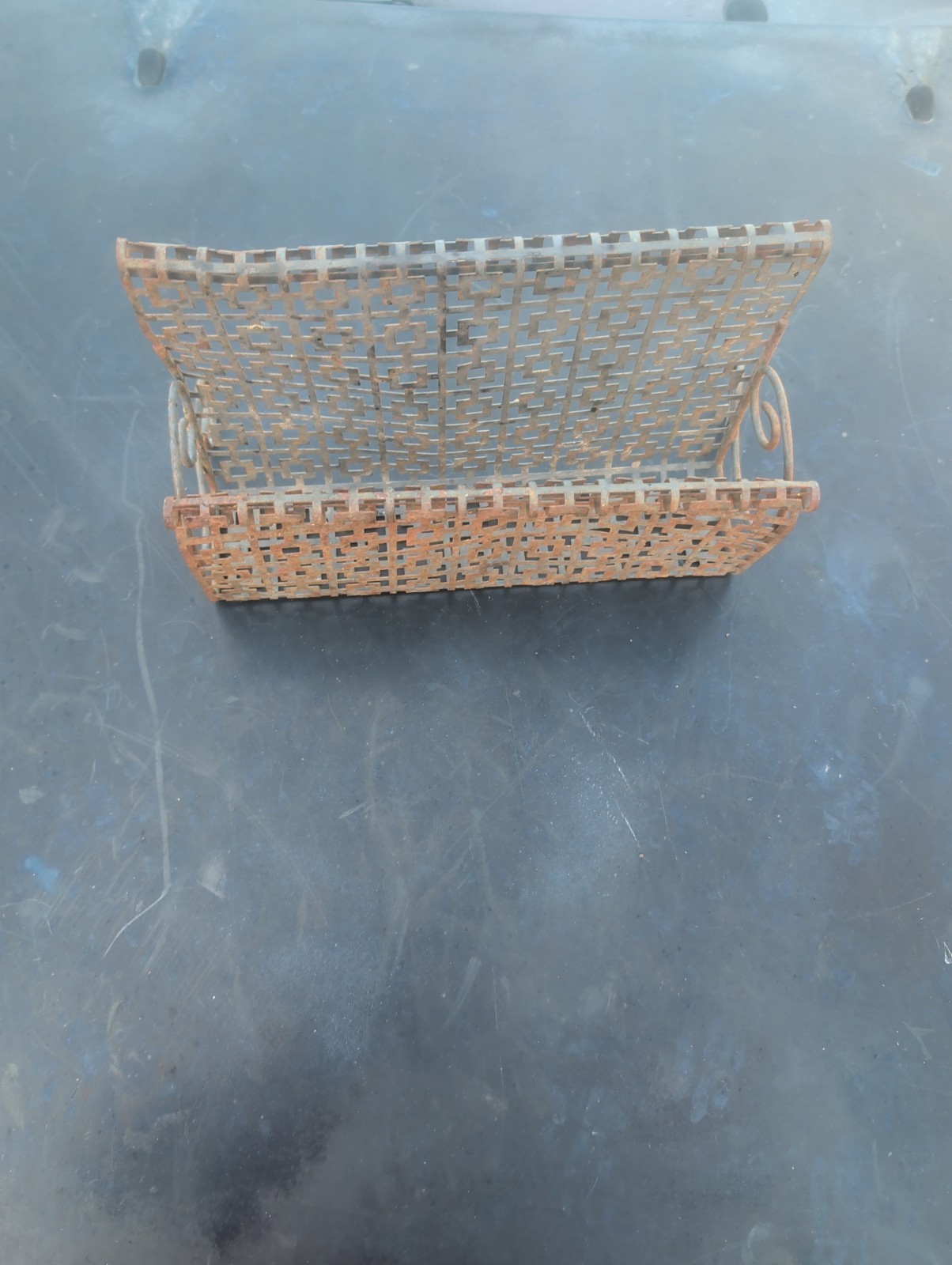 Vintage Wrought Iron Mail Organizer Banded Lattice Mesh Letter Envelope Holder Vintage Wrought Iron Mail Organizer Banded Lattice Mesh Letter Envelope Holder
