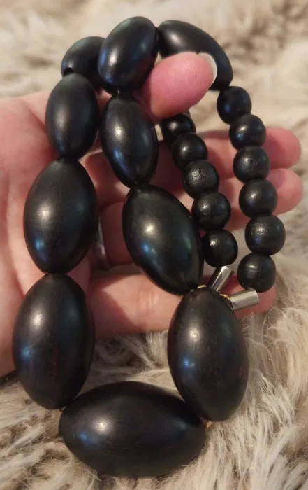 Vintage Black Bakelite Necklace Graduated Oval Beads Tested 86.3g 50cm Vintage Black Bakelite Necklace Graduated Oval Beads Tested 86.3g 50cm