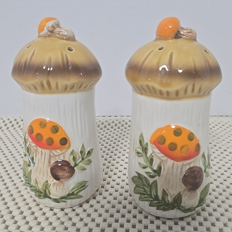 Vintage~1970s~Merry Mushroom~Salt and Pepper/Spice Shakers~Set of 2~Sears Vintage~1970s~Merry Mushroom~Salt and Pepper/Spice Shakers~Set of 2~Sears