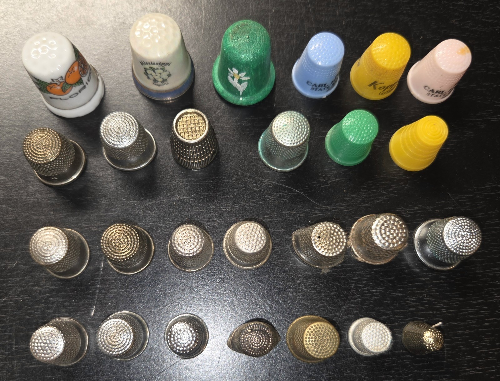 Vtg antique Mixed Materials sewing thimbles porcelain celluloid various metals Vtg antique Mixed Materials sewing thimbles porcelain celluloid various metals