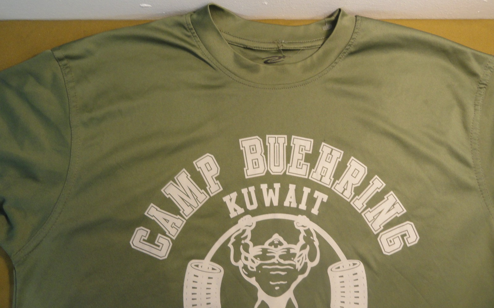 DISCONTINUED CAMP BEUHRING KUWAIT  MILITARY DEPLOYMENT OD GREEN SHIRT SMALL