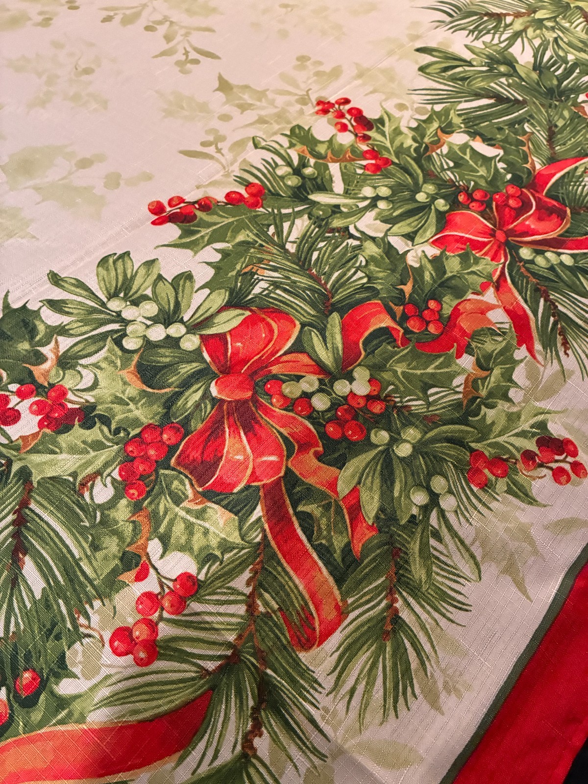 HUGE Gorgeous Christmas PRINT Tablecloth Holly Berry Bows Polyester 143x60 HUGE Gorgeous Christmas PRINT Tablecloth Holly Berry Bows Polyester 143x60