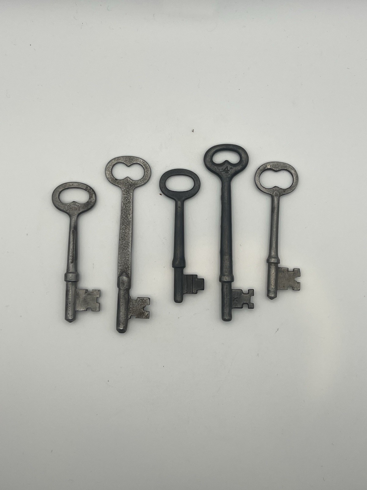 Lot Of Five Vintage Antique Skeleton Keys Penn, & Others Numbered But No Brand Lot Of Five Vintage Antique Skeleton Keys Penn, & Others Numbered But No Brand