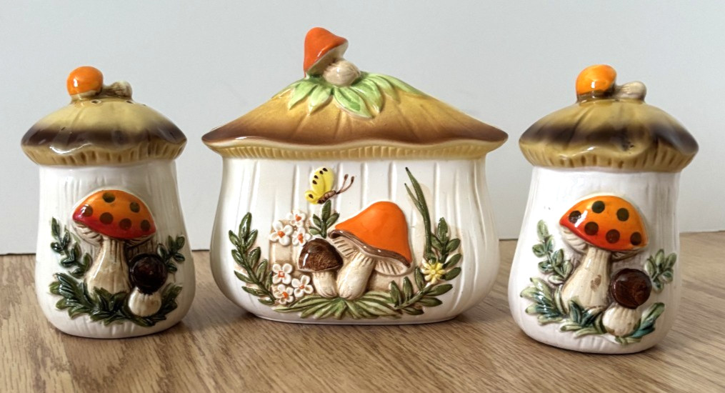 Vintage Sears-1970s Merry Mushroom Salt and Pepper Shaker Set & Napkin Holder Vintage Sears-1970s Merry Mushroom Salt and Pepper Shaker Set & Napkin Holder