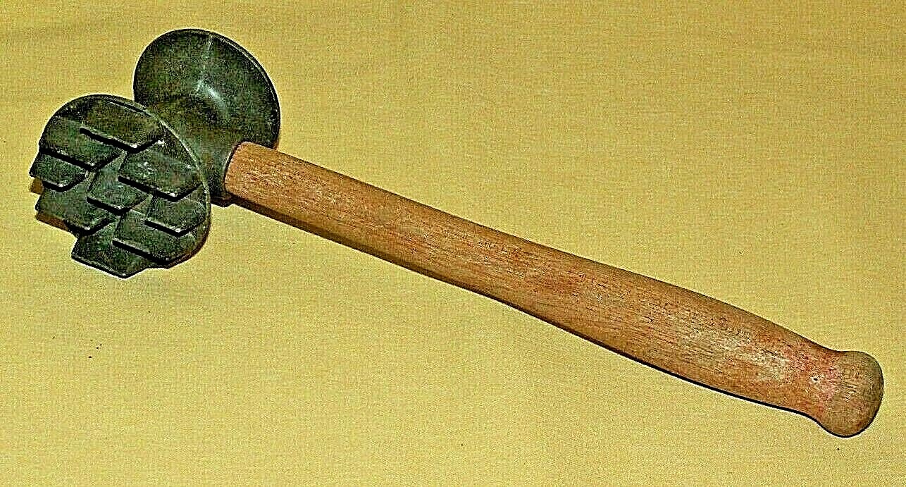 MEAT TENDERIZER VINTAGE MODERN INDUSTRIES ALUMINUM WOODEN HANDLE DES MOINES IA.