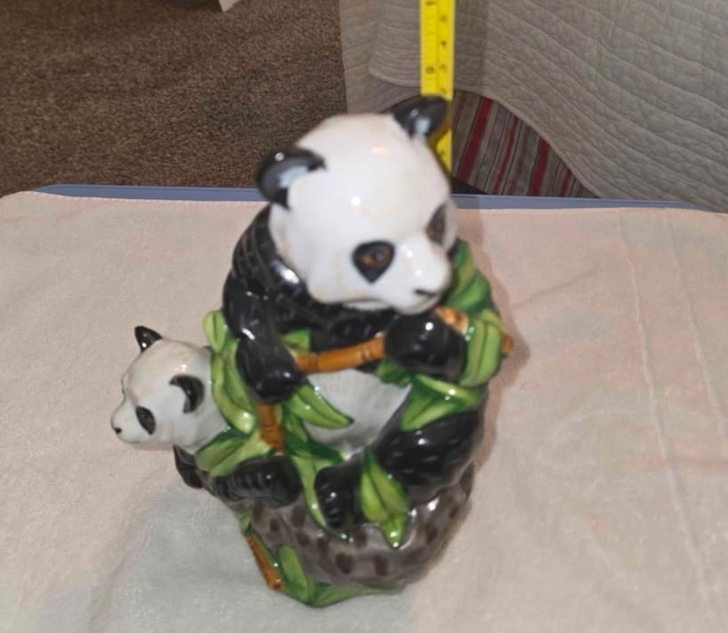 Vintage Lynn Chase Designs Mother And Cub Panda Limited Edition Figurine Vintage Lynn Chase Designs Mother And Cub Panda Limited Edition Figurine