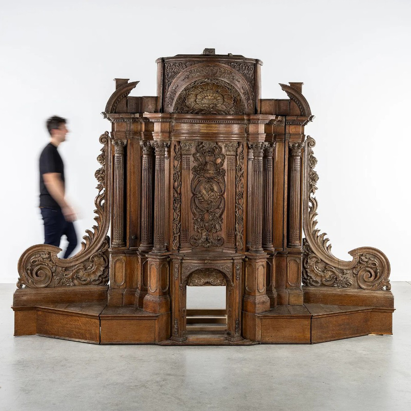 1700\'s Antique Baroque Church Altar Retable in Oak Wood by Laurent Delvaux