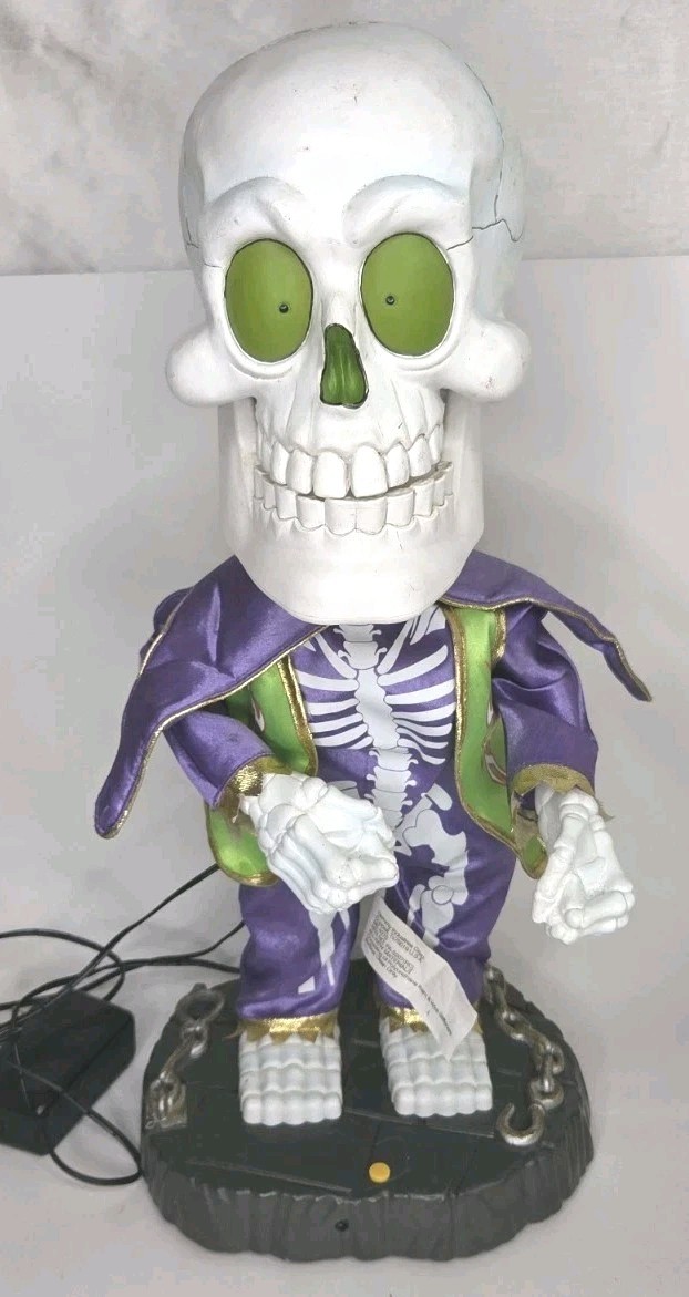 GEMMY Animated Freaky Geeks DANCING SKELETON Music Halloween Super Freak READ