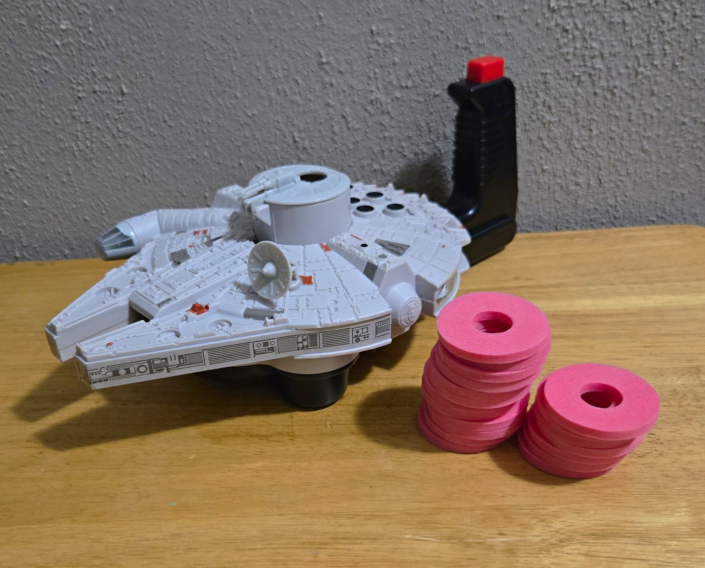 Vintage 1996 Star Wars Millennium Falcon Blaster Space Shooter - Working Vintage 1996 Star Wars Millennium Falcon Blaster Space Shooter - Working
