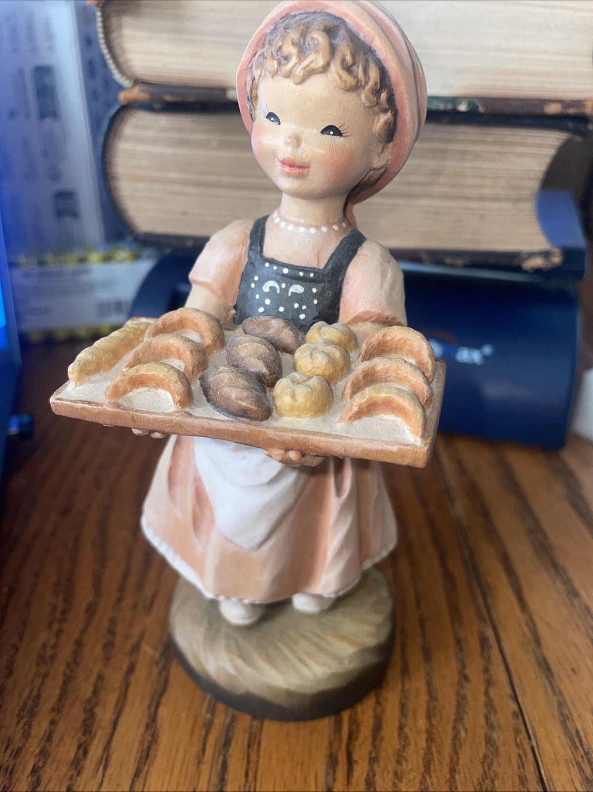 ANRI Juan Ferrandiz PASTRY GIRL Limited Edition 388/1500 Hand Carved Painted 6 ANRI Juan Ferrandiz PASTRY GIRL Limited Edition 388/1500 Hand Carved Painted 6