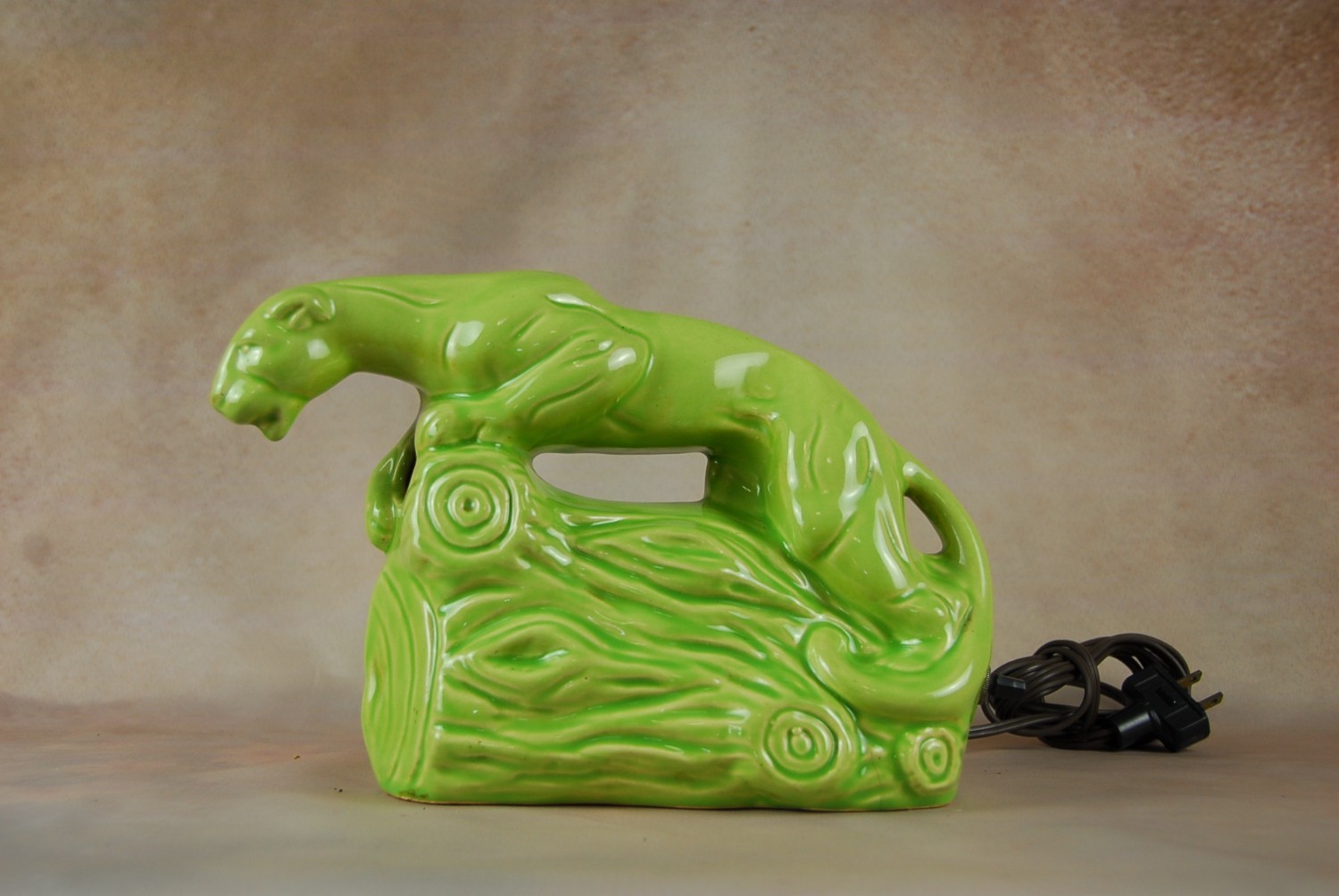Rare Vintage Mid Century Chartreuse Green Ceramic Panther on Log TV Lamp/Planter Rare Vintage Mid Century Chartreuse Green Ceramic Panther on Log TV Lamp/Planter