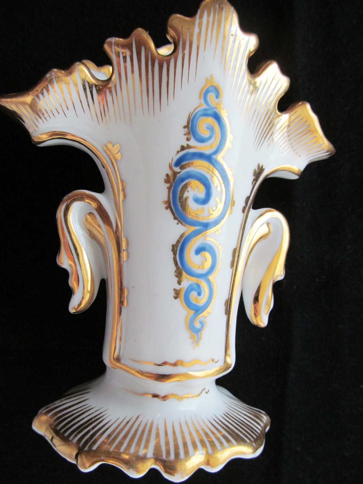 Old Paris Porcelaine (Vieux Paris) French Wedding/Spill Vase Just 5\