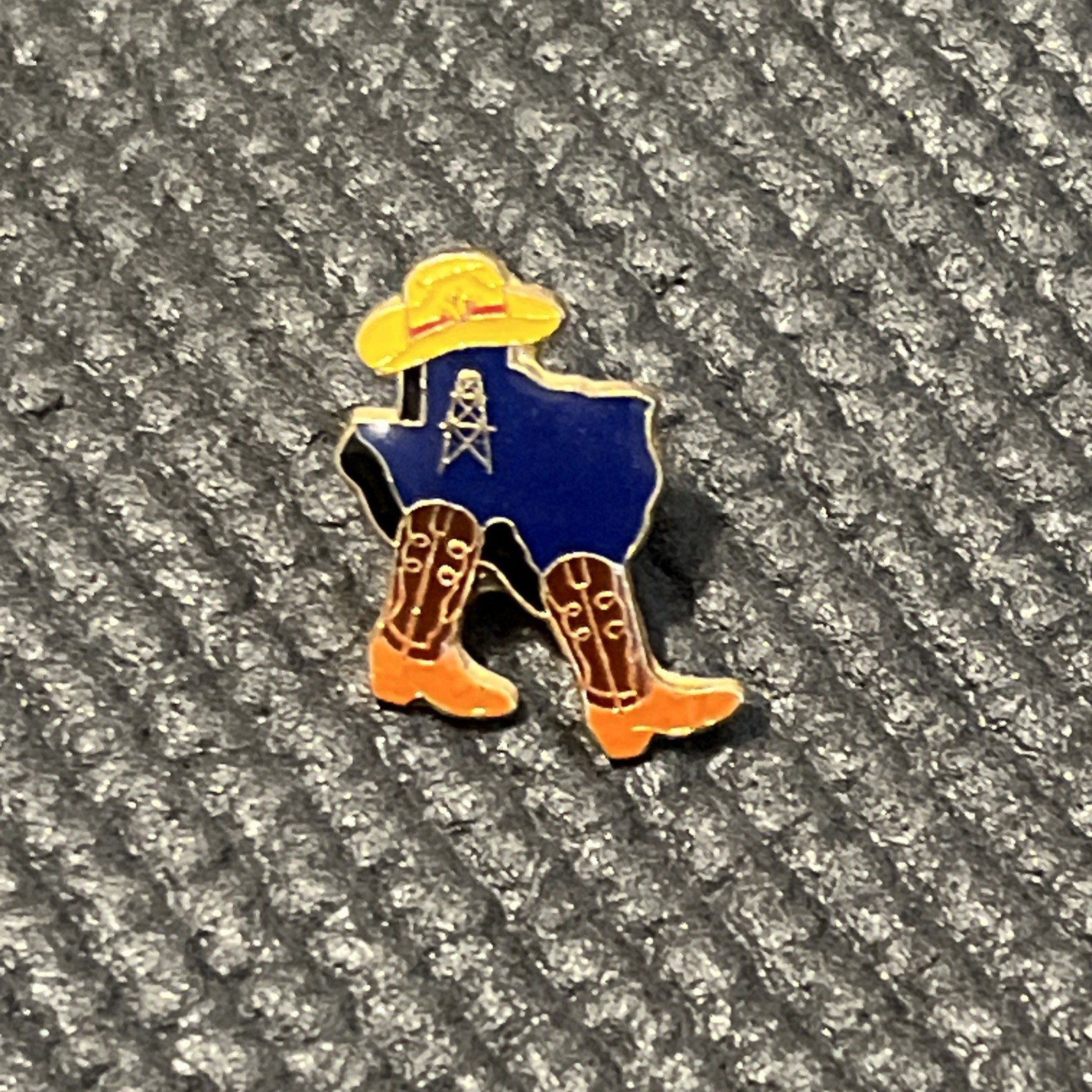 Texas Cowboy Boots Hat Oil Derrik Lapel Hat Pin Vintage Souvenir P8052