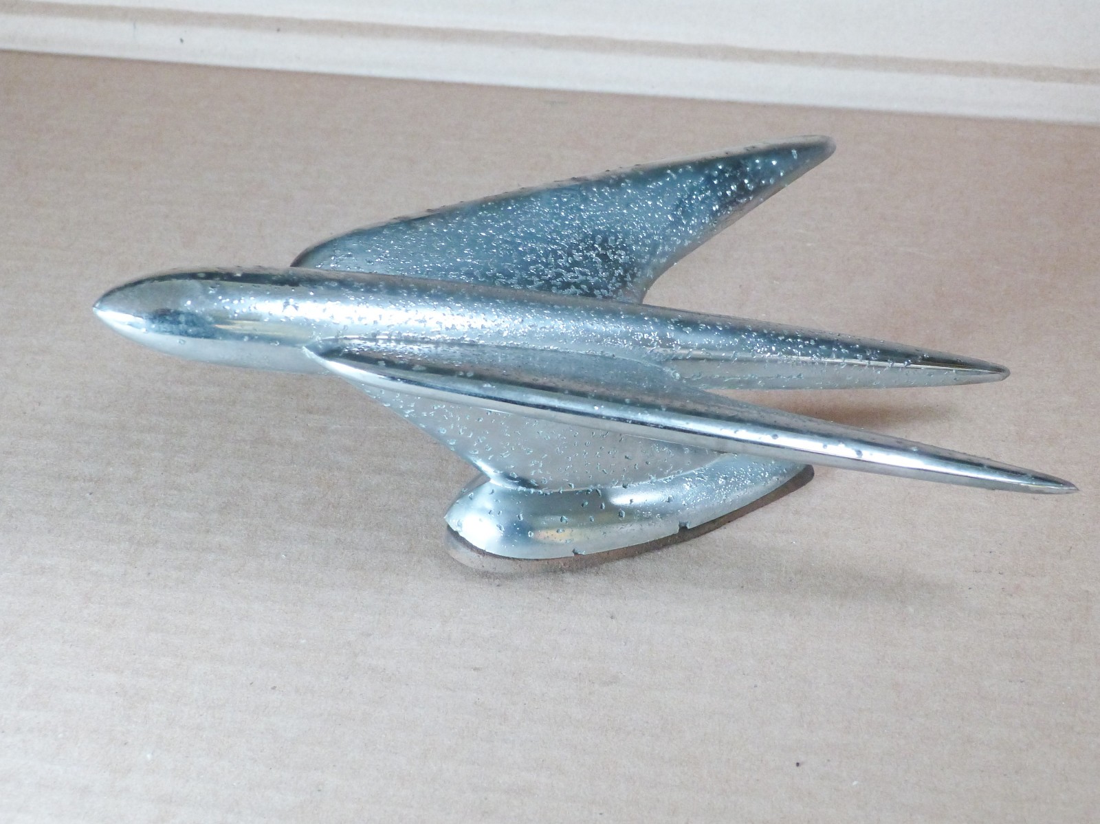 vintage 1952 - 1955 WILLYS AERO JET HOOD ORNAMENT with base gasket