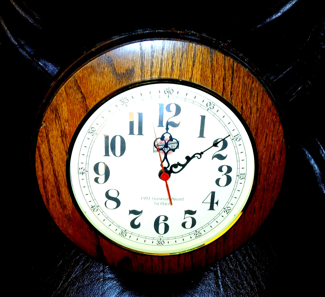 Rare Howard Miller Northwestern Railroad 1991 Harriman Award Wall Clock WORKS