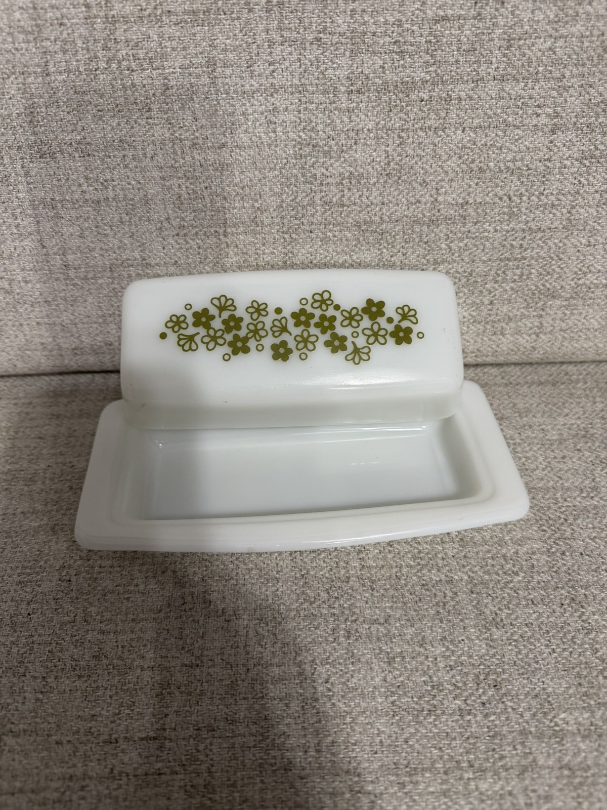 VTG 70’s - PYREX SPRING BLOSSOM CRAZY DAISY GREEN 7” BUTTER DISH W/LID VTG 70’s - PYREX SPRING BLOSSOM CRAZY DAISY GREEN 7” BUTTER DISH W/LID