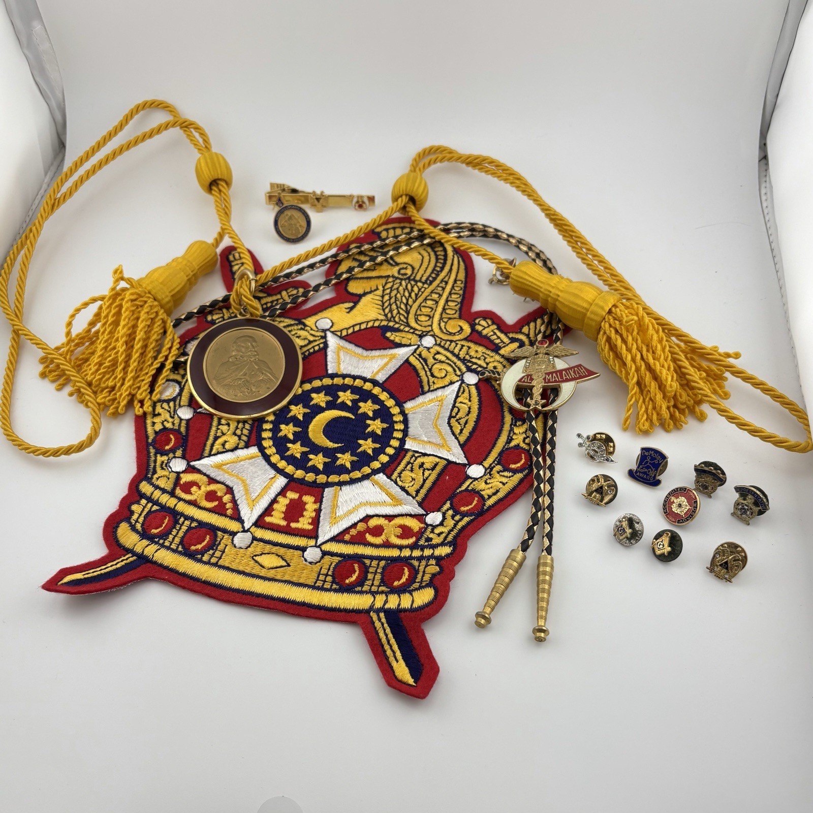 Masons, DeMolay and Al Malaikah memorabilia