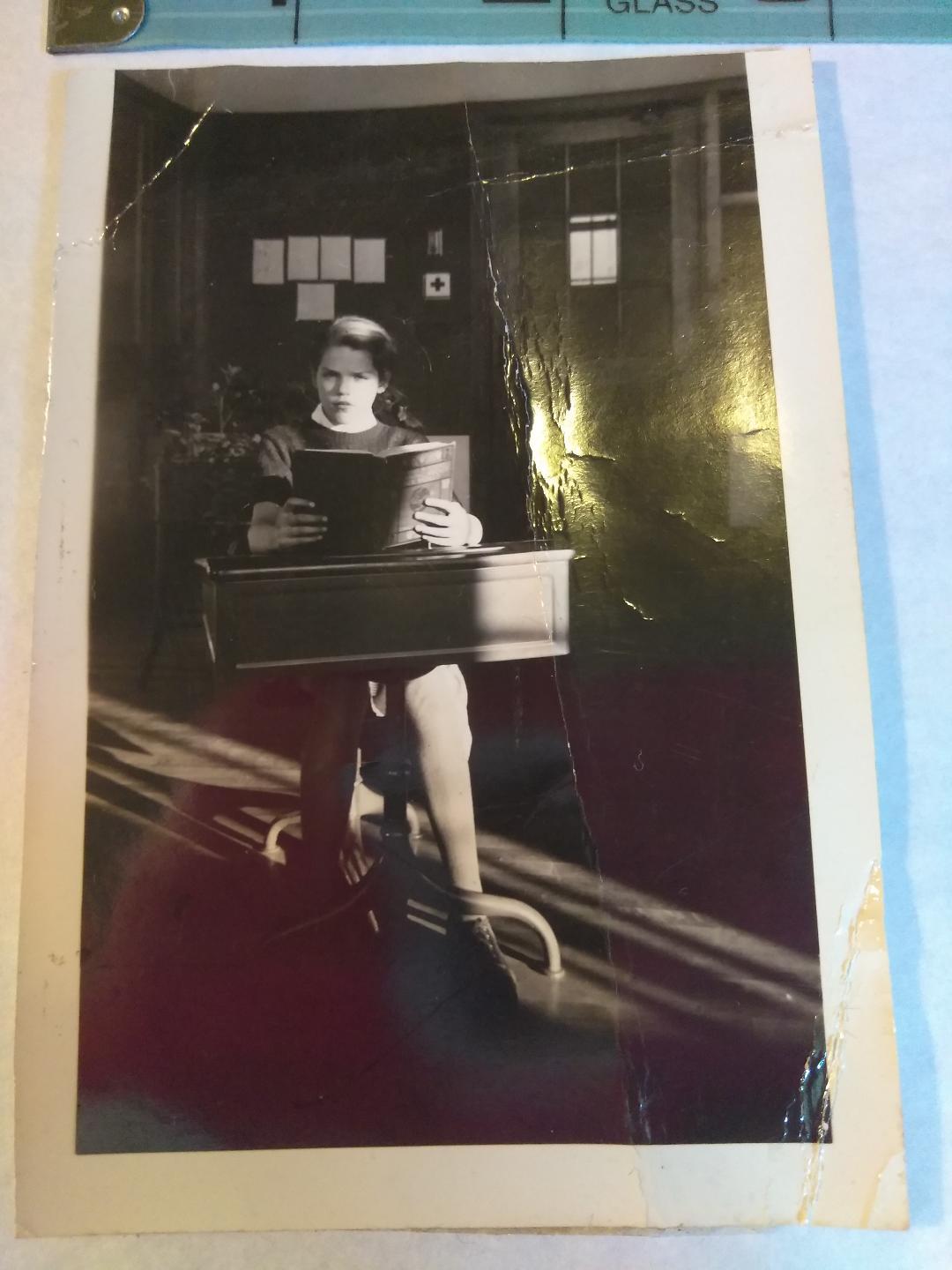 VTG 1930s WALLET PHOTO SCHOOL GIRL AT DESK w/ BOOK Snap Shot Ships FREE