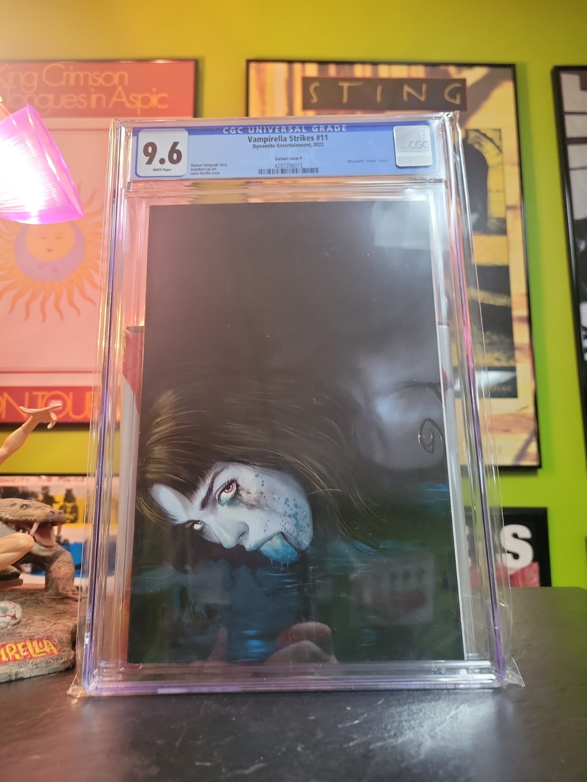 Vampirella Strikes #11 CGC 9.6 Variant Cover P Dynamite 2022 Lucio Parrillo Vampirella Strikes #11 CGC 9.6 Variant Cover P Dynamite 2022 Lucio Parrillo