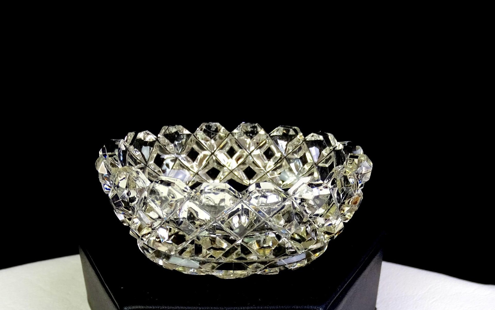 Brilliant Cut Crystal Clear Diamond Cut 2 7/8\