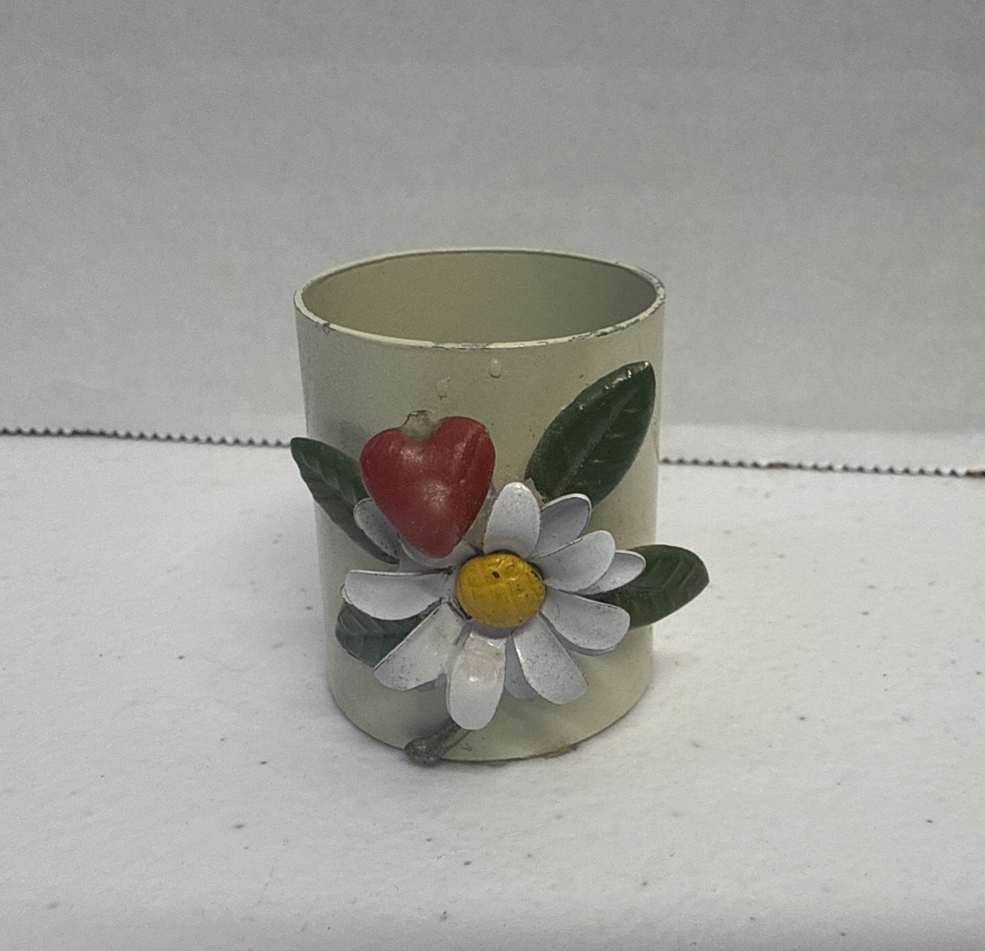 Vintage George Good Toothpick Holder Daisy Flower with a Heart