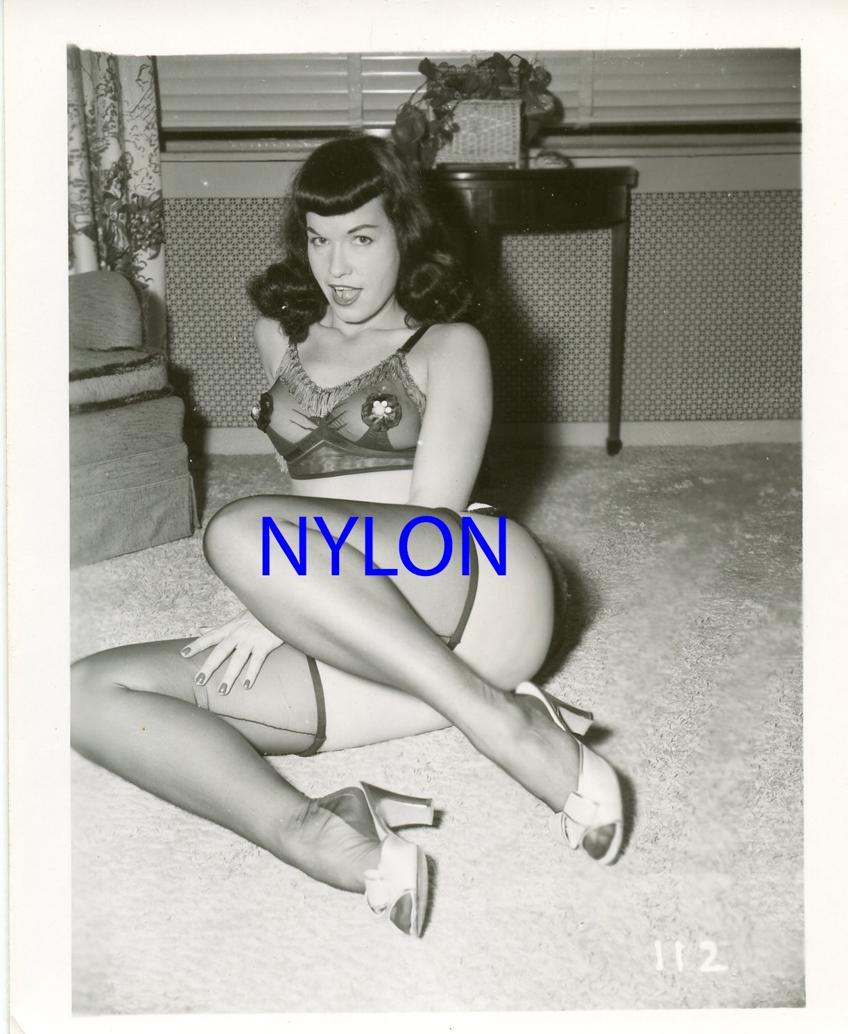 RARE BETTIE PAGE VINTAGE 1950's 4 x 5 PHOTOGRAPH BY JACK BRADLEY RARE BETTIE PAGE VINTAGE 1950's 4 x 5 PHOTOGRAPH BY JACK BRADLEY