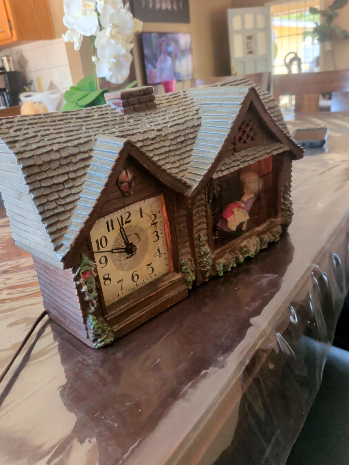 VINTAGE HADDON ANIMATED LIGHTED HOME SWEET HOME ROCKING GRANDMA CLOCK