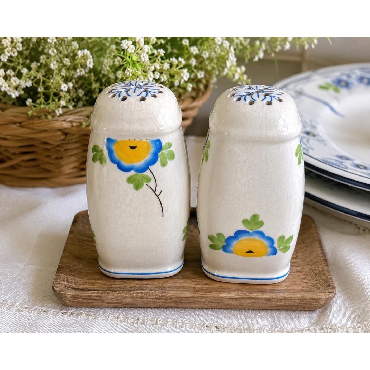 Royal Trico Japan Hand Paint CeramicSalt Pepper Shakers BlueYellow Crackle Glaze Royal Trico Japan Hand Paint CeramicSalt Pepper Shakers BlueYellow Crackle Glaze