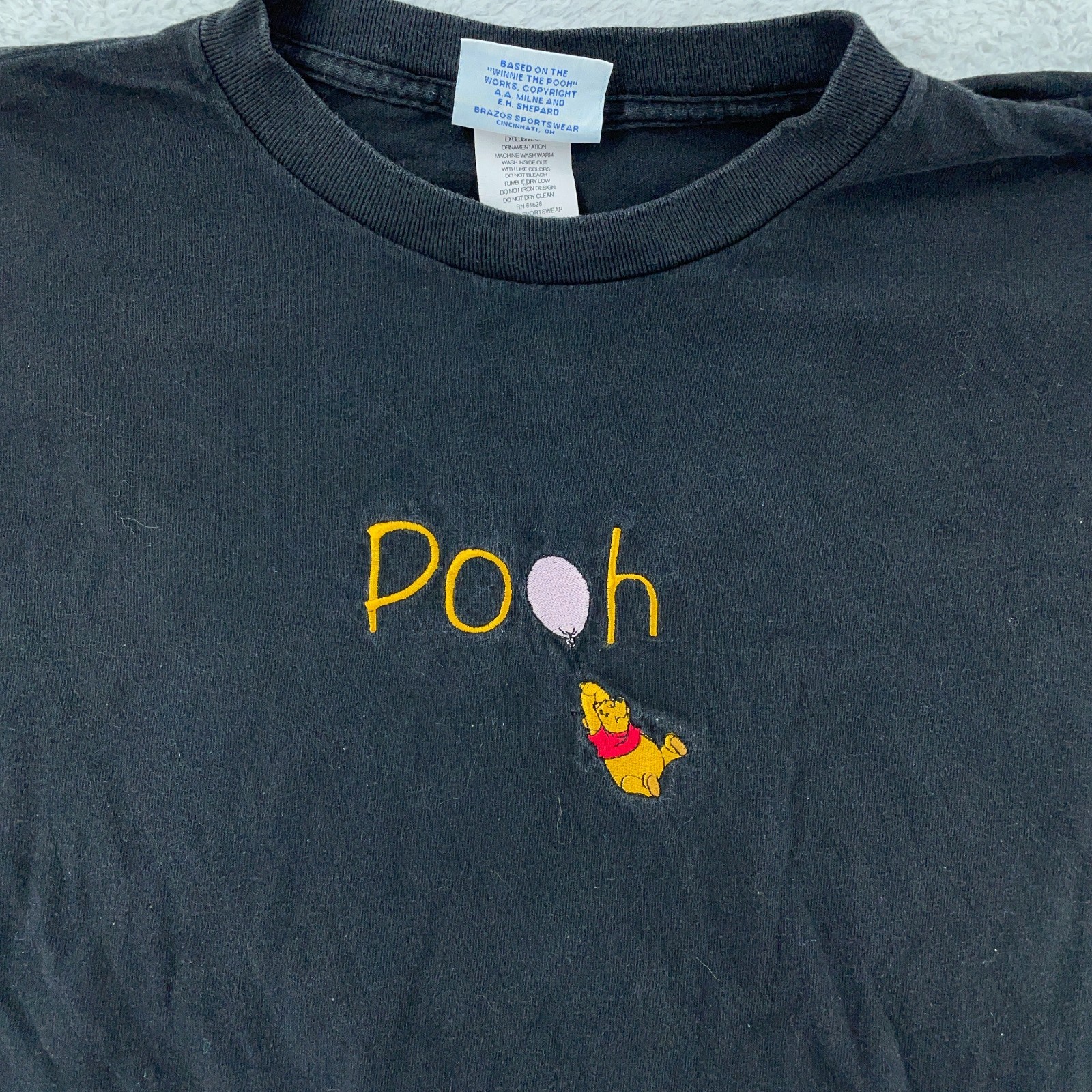 Vtg Winnie the Pooh Balloon Embroidered T Shirt BOXY XL Black Disney USA