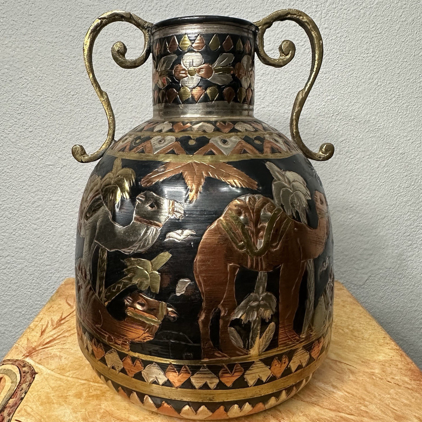 Vintage Mondher GMA Inlaid Copper Brass Amphora Vase 9” Handcrafted Vintage Mondher GMA Inlaid Copper Brass Amphora Vase 9” Handcrafted