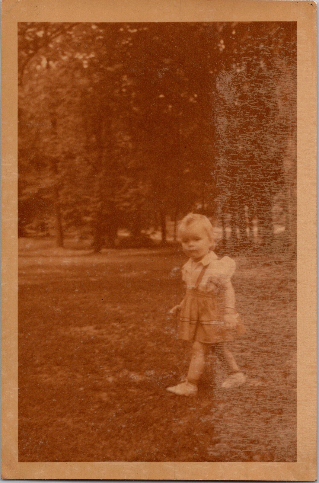 Vtg Color Photo 1942 WW2 Child Girl Toddler Kid Baby Outside Family Homefront