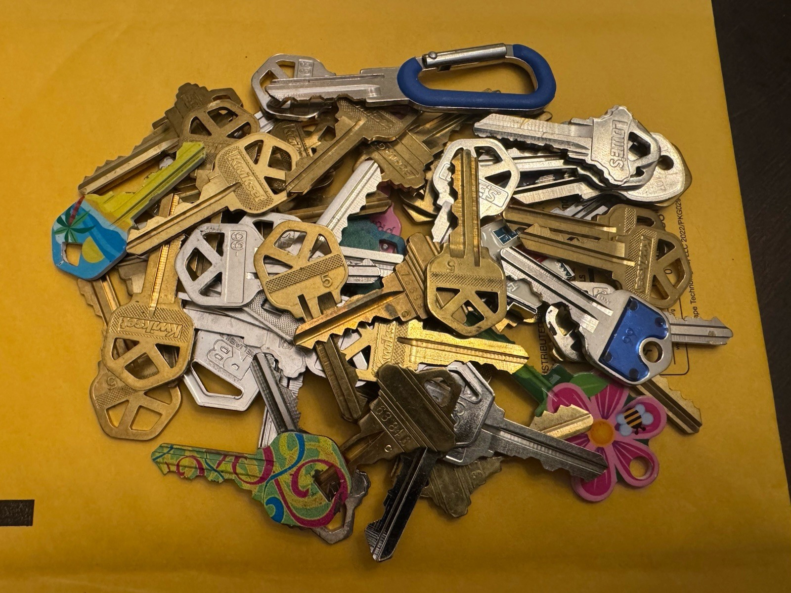 1 lb Lot of Misc Used Cut Keys, House, Brass or Silver