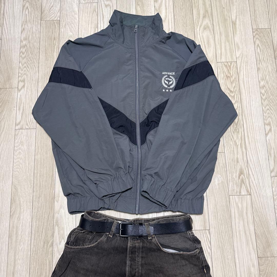 Vintage Nylon Jacket Men\'s L Black Grey Logo Embroidery Windbreaker