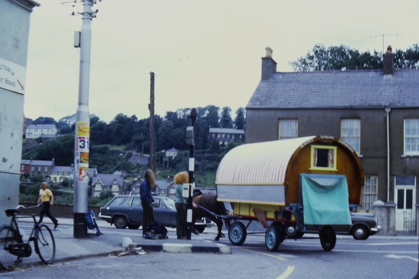 c1970\'s Kodachrome 35mm Slide, Blarney Romany Caravan Horse Wagon Ireland Street c1970\'s Kodachrome 35mm Slide, Blarney Romany Caravan Horse Wagon Ireland Street