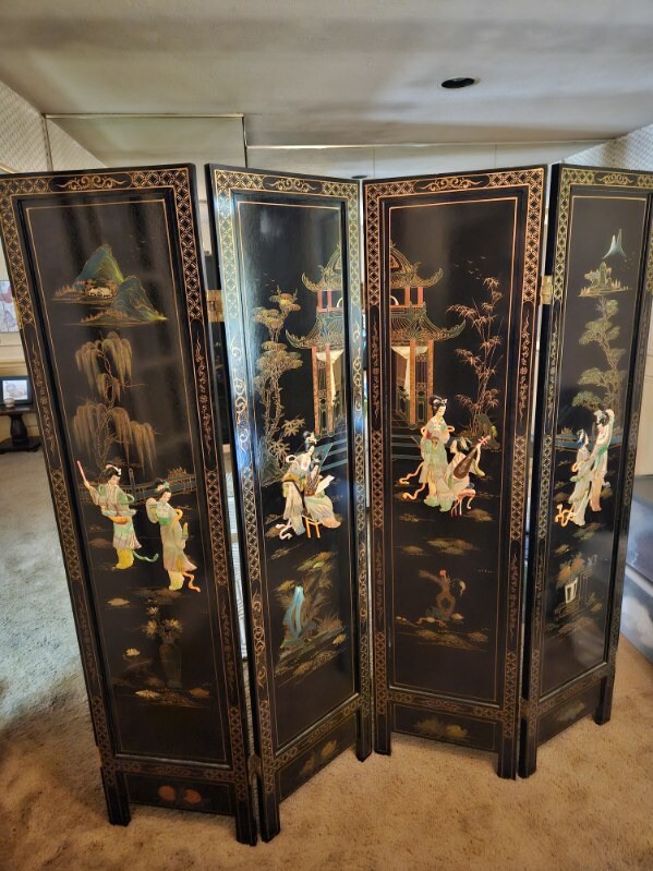 Dancing Geisha Antique Japanese Wooden Hand painted Abalone Embellished Screen Dancing Geisha Antique Japanese Wooden Hand painted Abalone Embellished Screen