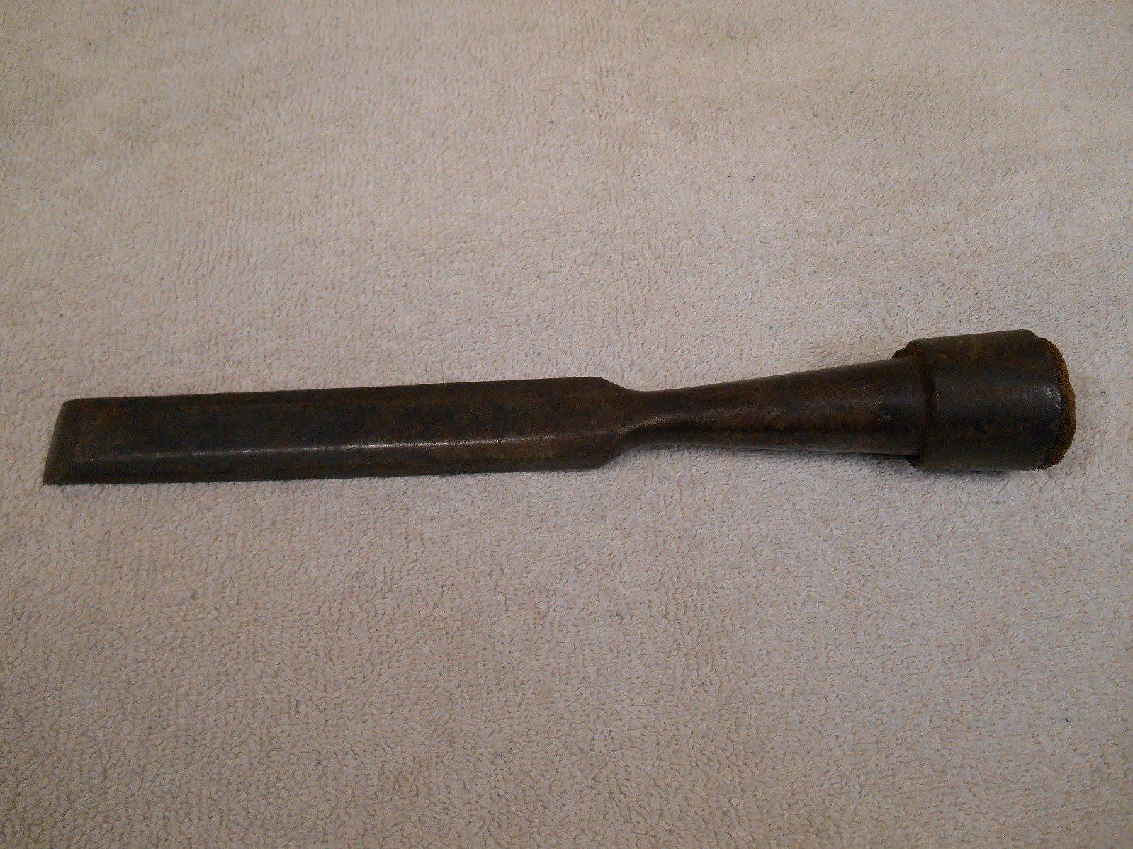 Heavy duty wood chisel by Keen Kutter, 1\