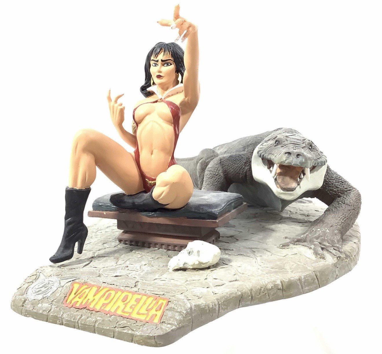 Vampirella 25th Anniversary Limited Edition Statue – Collector Fantasy Figure