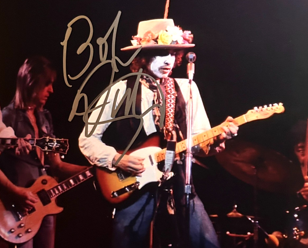 Bob Dylan Signed 8x10