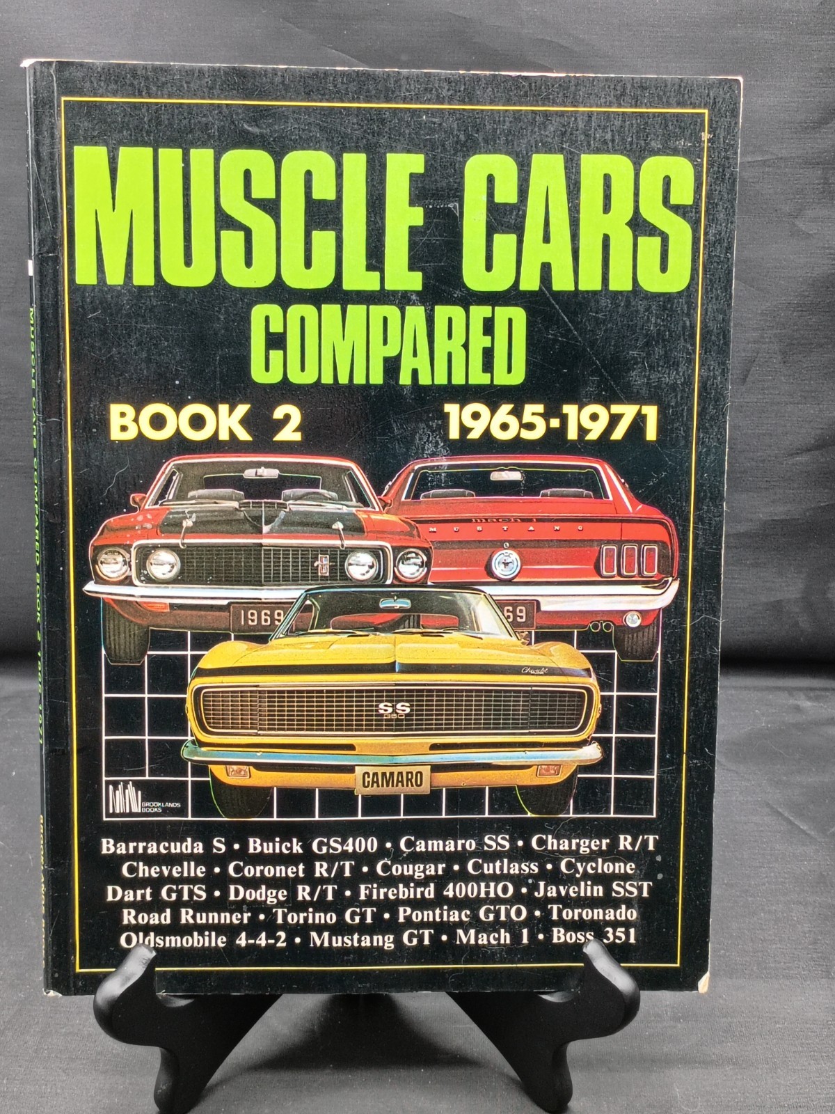 Muscle Cars Compared Book 2 - 1965-1971 Brooklands Books Softbound VTG