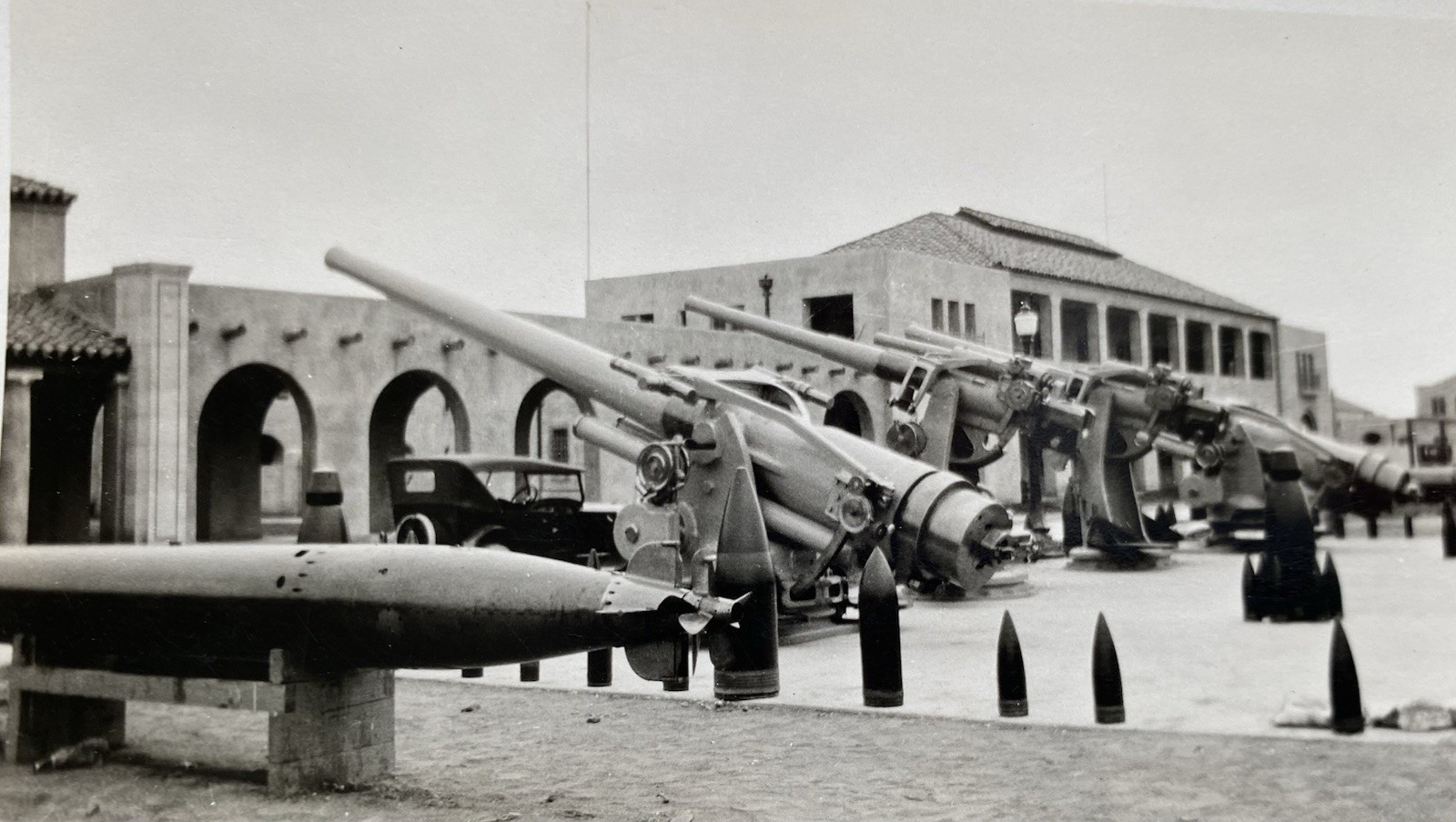 Artillery Large Weapons and an Antique Car Original Snapshot Vintage Photo