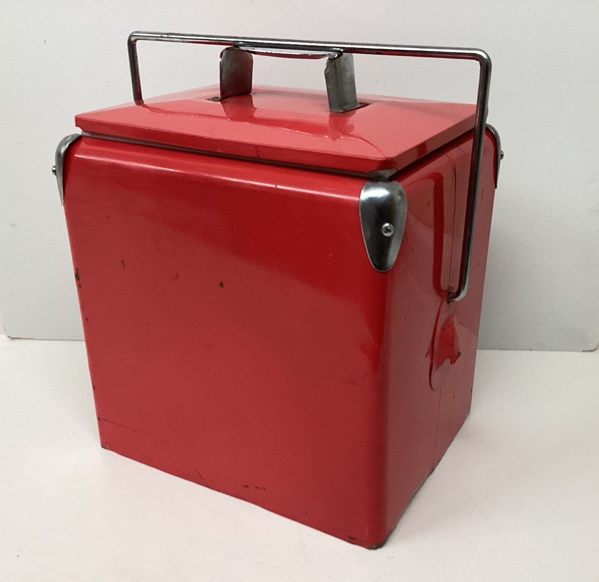 Vintage Late MCM Red Metal Picnic Cooler Ice Chest Bail Handle-good working cond Vintage Late MCM Red Metal Picnic Cooler Ice Chest Bail Handle-good working cond