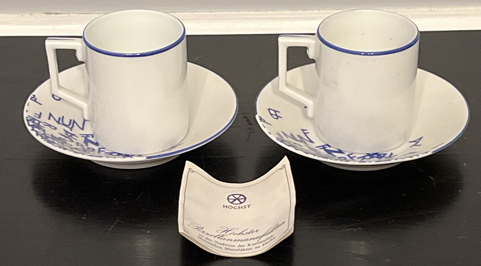 Vtg Set of 2 Hochst Demitasse Porcelain Cups And Saucers Frankfurt Blue White