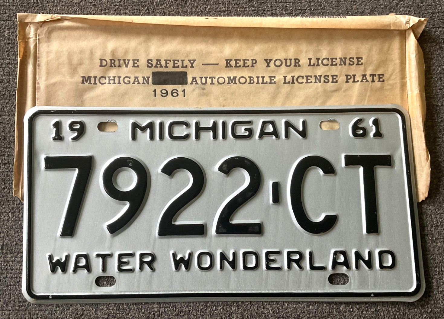 VERY RARE 1961 MICHIGAN NOS LICENSE PLATE ORIGINAL PAINT CHEVY FORD DODGE ETC 