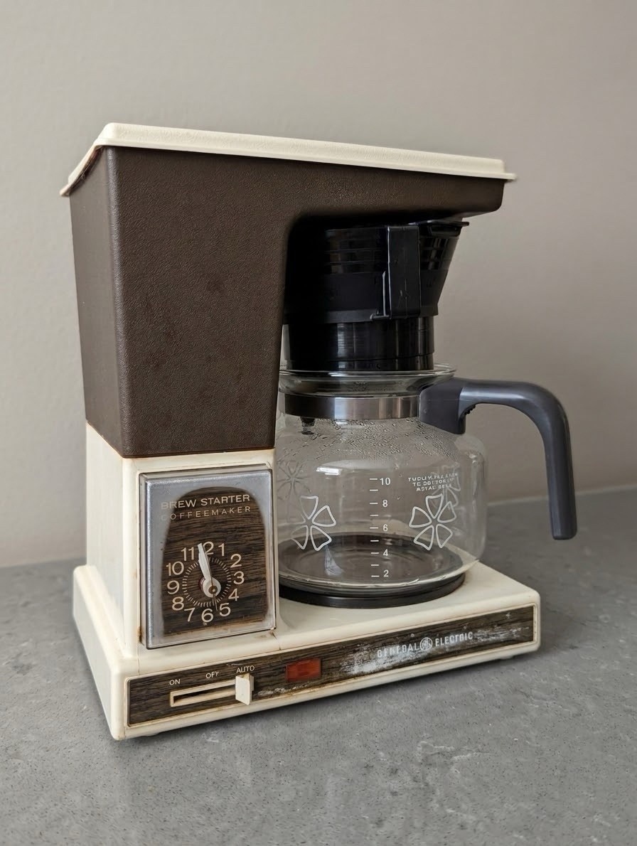 Vintage DCM15 General Electric Brew Starter 10-Cup Automatic Drip Coffee Maker. Vintage DCM15 General Electric Brew Starter 10-Cup Automatic Drip Coffee Maker.