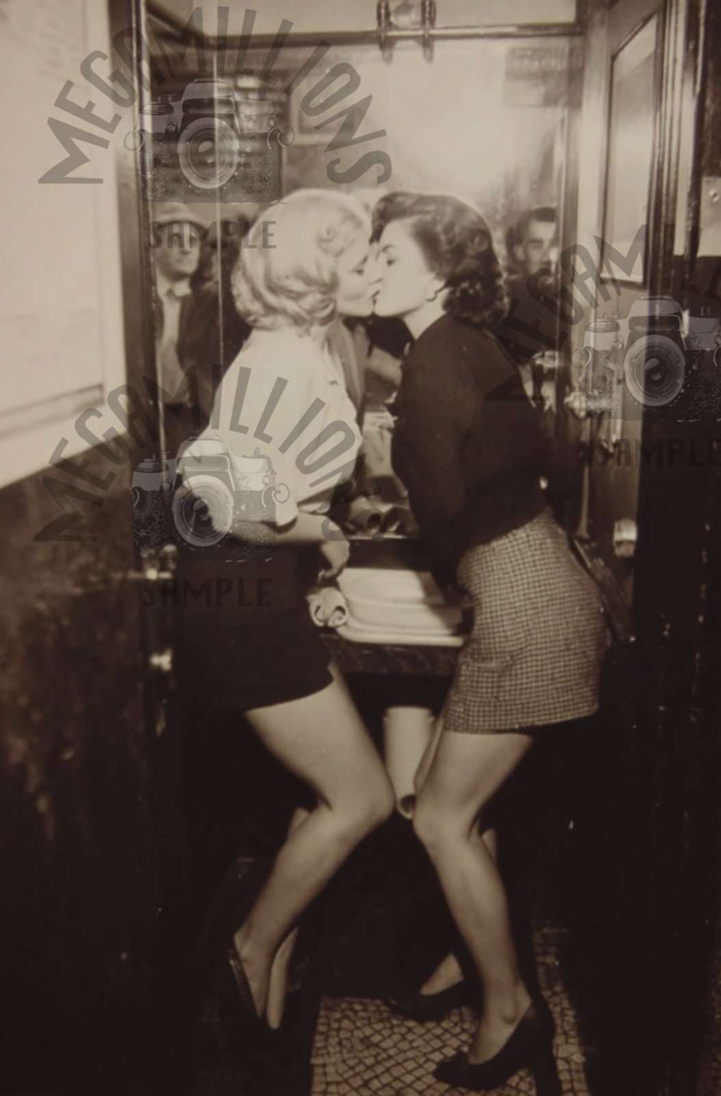 Vintage Photo of Women Kissing - 1920's Pretty Lesbian Couple Girls - 168 Vintage Photo of Women Kissing - 1920's Pretty Lesbian Couple Girls - 168