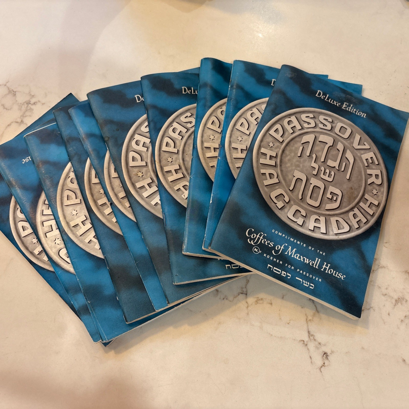Lot Of 10 Vtg 1965 Maxwell House Deluxe Passover Haggadah In English & Hebrew Lot Of 10 Vtg 1965 Maxwell House Deluxe Passover Haggadah In English & Hebrew