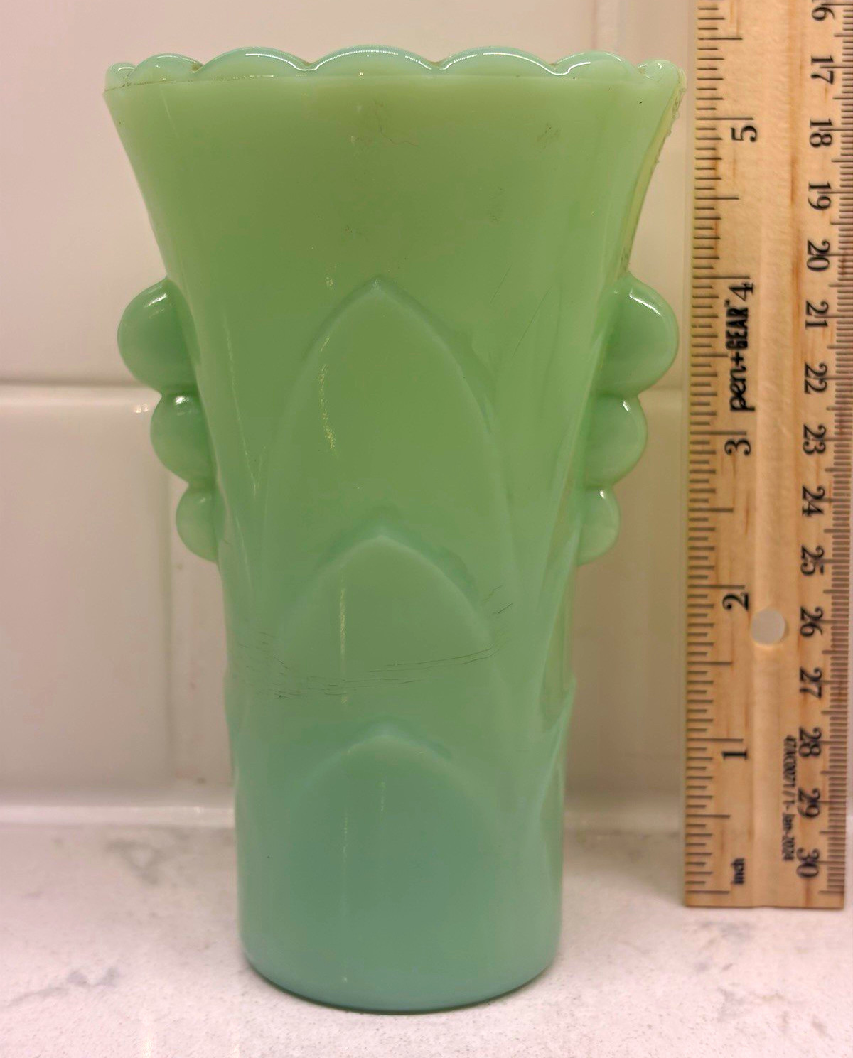 Vintage Anchor Hocking Fire-King Jadeite Art Deco Fan Vase 5.5in Great Condition