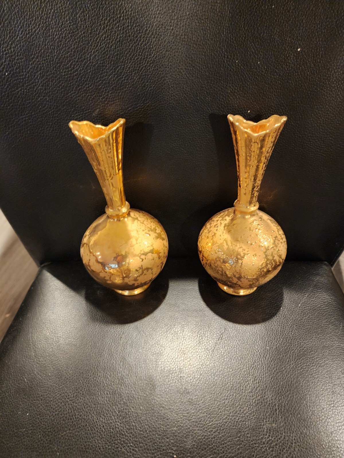 Vintage Warranted 22Karat Gold D193 Bud Vase Pair 