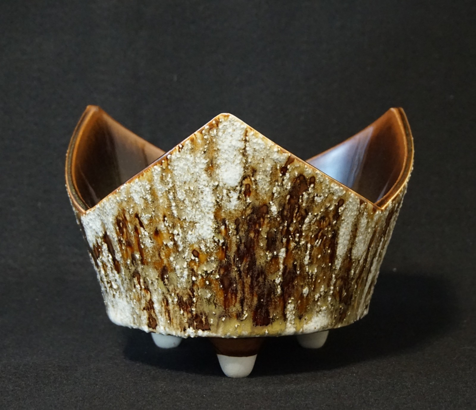 Vintage 1960 Japanese 3-Footed Crown Moriaged Textured Yamasan Ikebana Container Vintage 1960 Japanese 3-Footed Crown Moriaged Textured Yamasan Ikebana Container